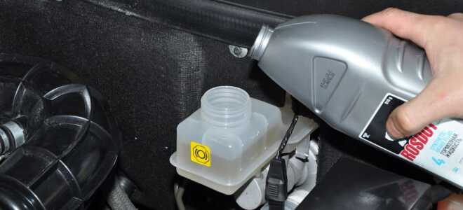 Почему тормозная жидкость ушла из бачка и что в этом случае делать?