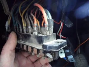 Снять замок зажигания на ВАЗ-2106