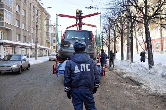 Эвакуация автомобиля на штрафстоянку