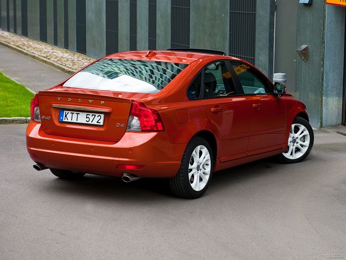 s40 - вид сзади