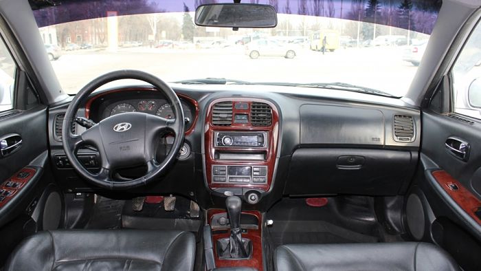 салон Hyundai Sonata 4 (ТагАЗ)